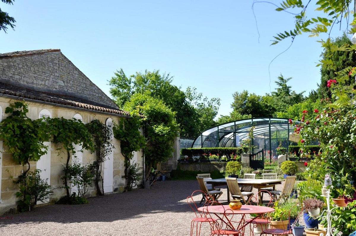 Bed and Breakfast Le Puits Sainte Claire à Courçon Extérieur photo