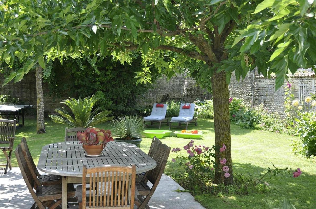 Bed and Breakfast Le Puits Sainte Claire à Courçon Extérieur photo