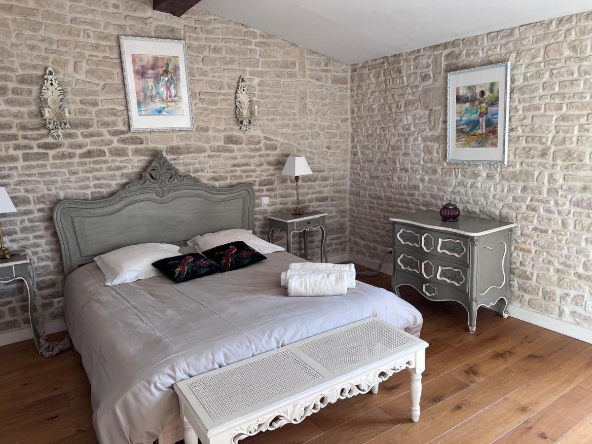 Bed and Breakfast Le Puits Sainte Claire à Courçon Extérieur photo