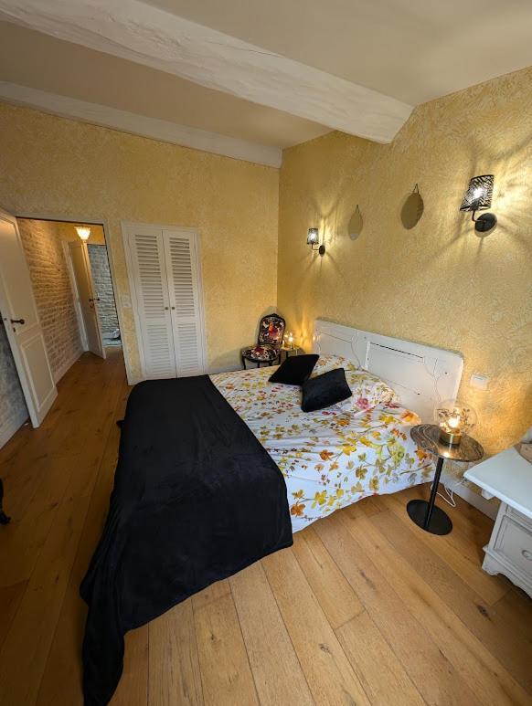 Bed and Breakfast Le Puits Sainte Claire à Courçon Extérieur photo
