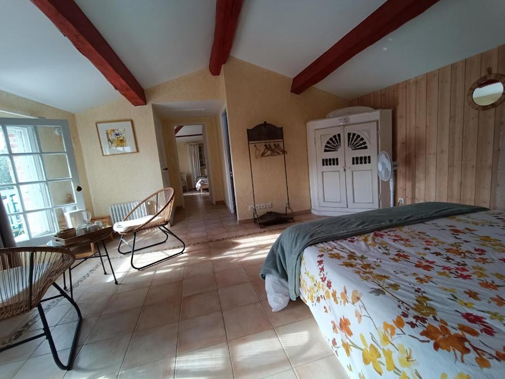 Bed and Breakfast Le Puits Sainte Claire à Courçon Extérieur photo